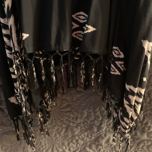 Woman’s dress - Picture 3 of 3